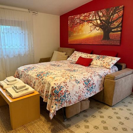 B&B Villa Mirella Casnate con Bernate Kültér fotó