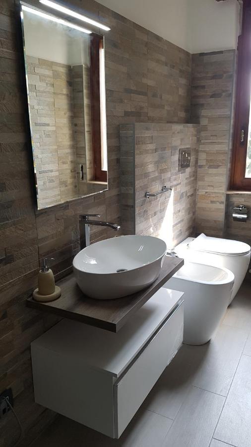 B&B Villa Mirella Casnate con Bernate Kültér fotó