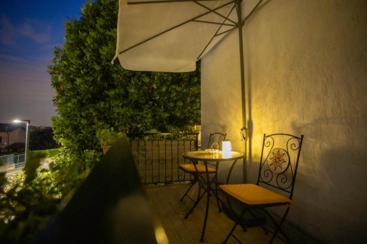 B&B Villa Mirella Casnate con Bernate Kültér fotó