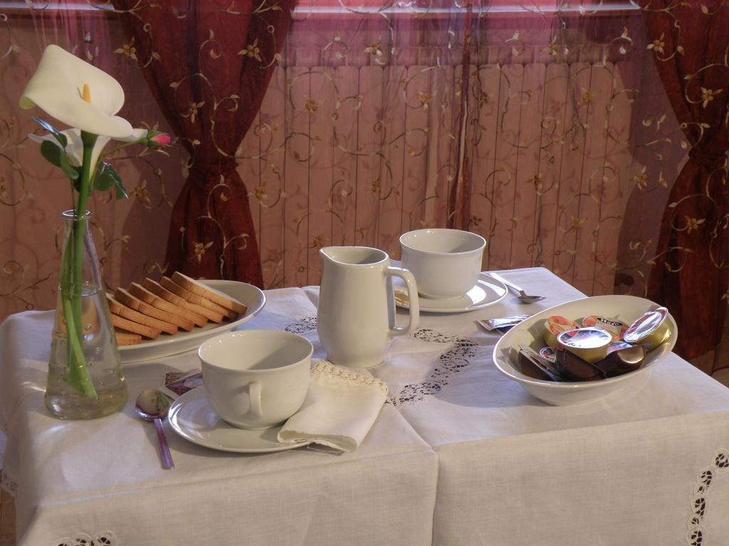 B&B Villa Mirella Casnate con Bernate Kültér fotó
