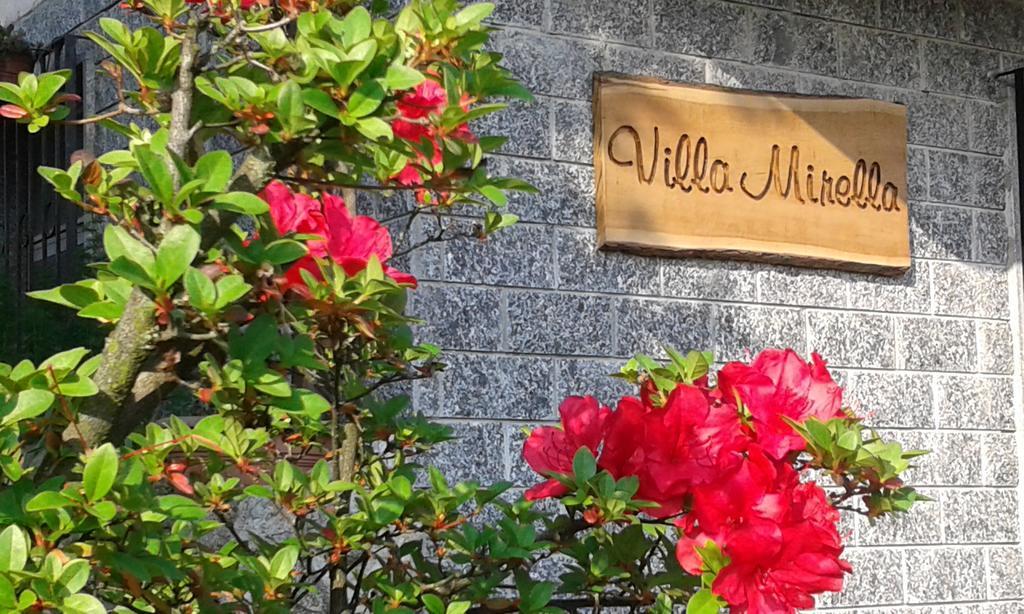 B&B Villa Mirella Casnate con Bernate Kültér fotó
