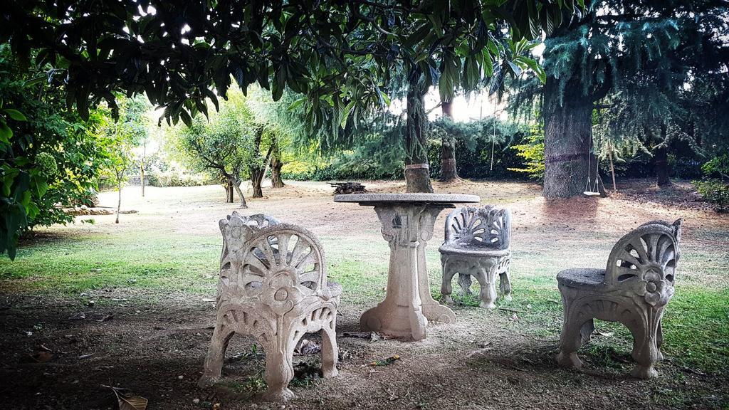 B&B Villa Mirella Casnate con Bernate Kültér fotó