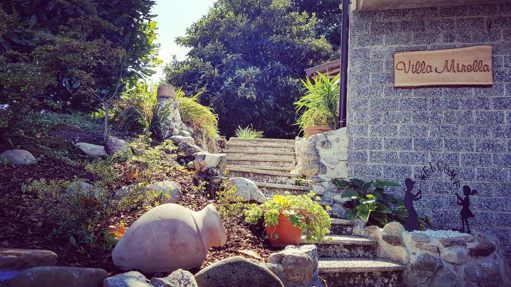 B&B Villa Mirella Casnate con Bernate Kültér fotó