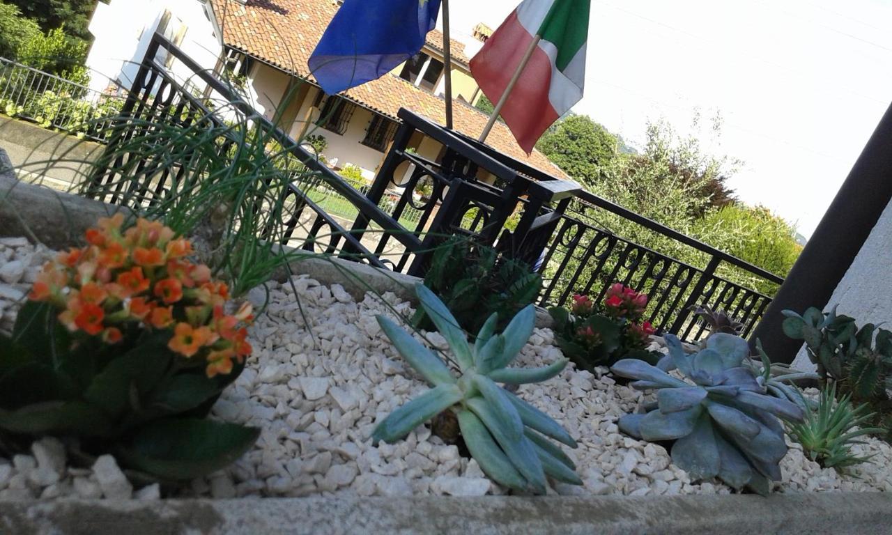 B&B Villa Mirella Casnate con Bernate Kültér fotó